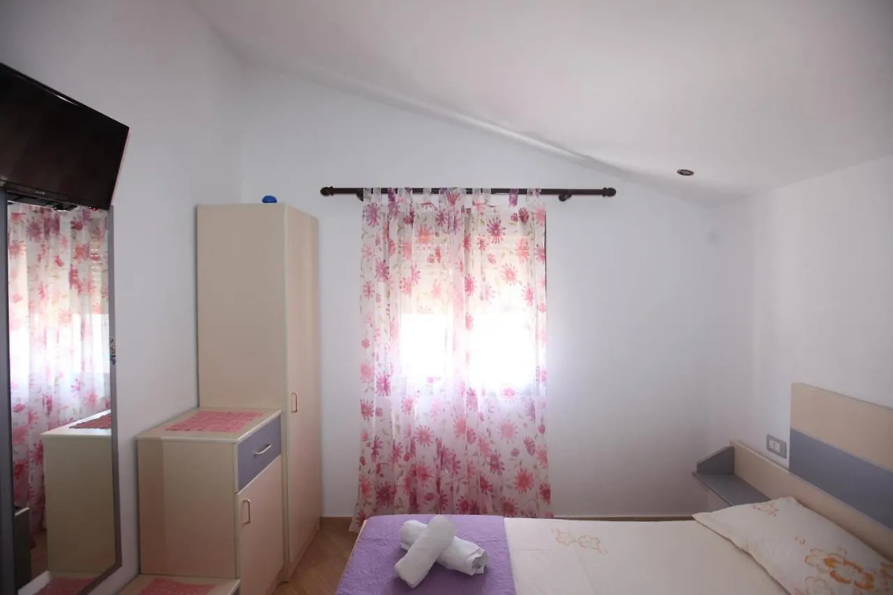 Appartamento Villa Oden Ksamil