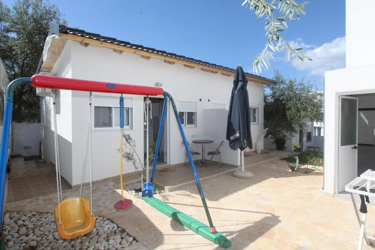 Apartment Villa Oden Ksamil
