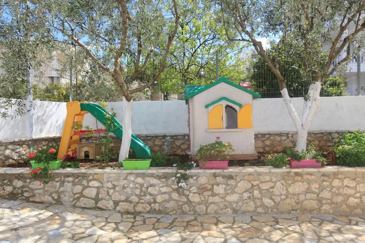 Villa Oden Ksamil 0*,  Albania
